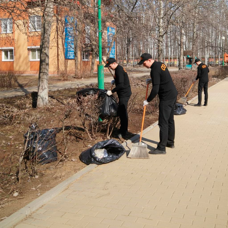 Уборка листьев в Кингисеппе